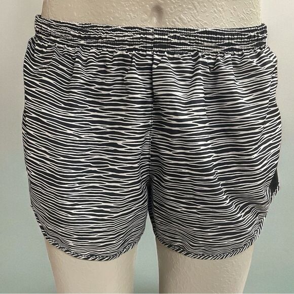 Nike women’s tempo running shorts,black & white,elastic waist w/draw string Sz S - Picture 1 of 6